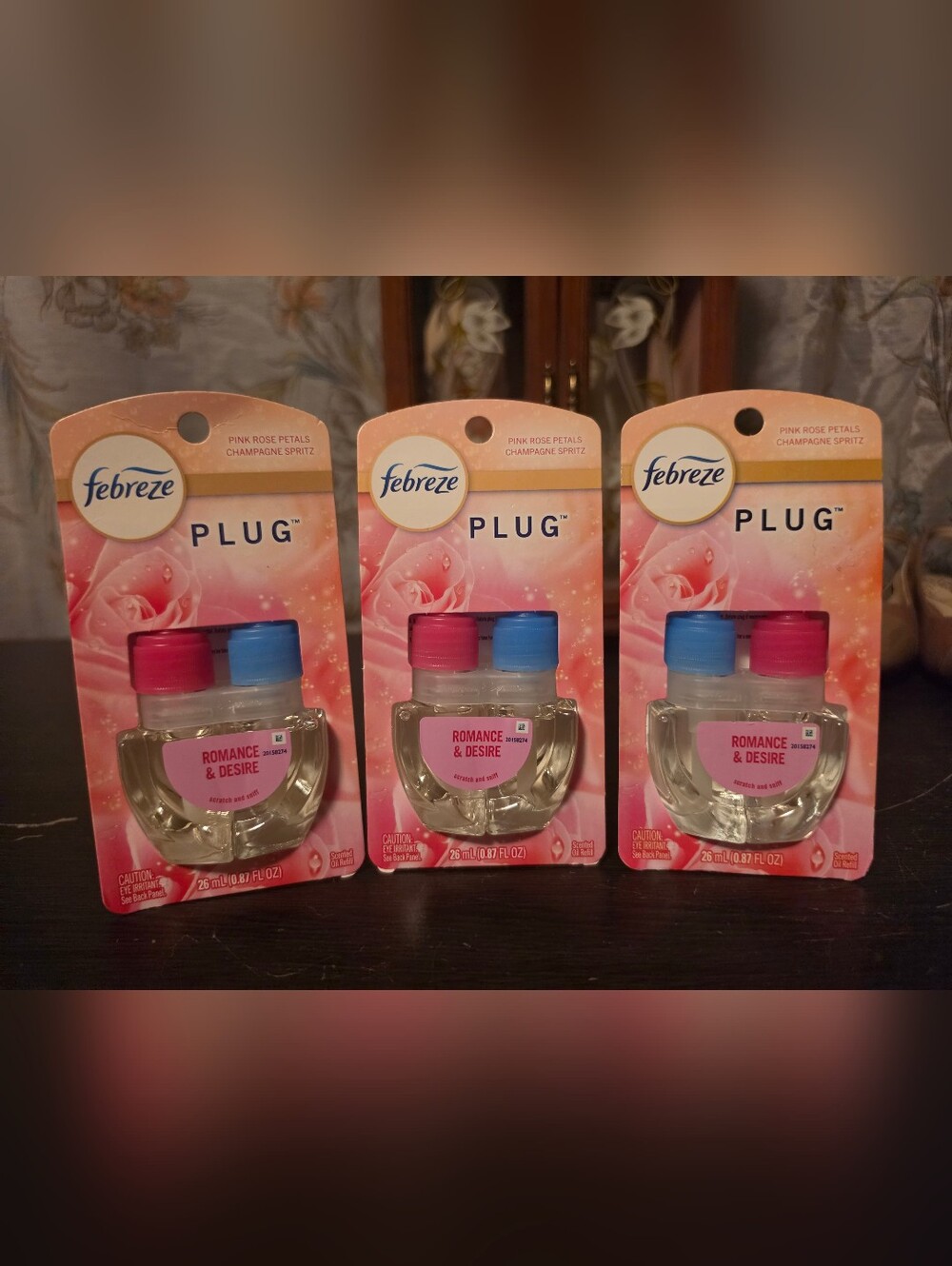Febreze Plug Refill Romance & Desire - Pink and Blue Accents